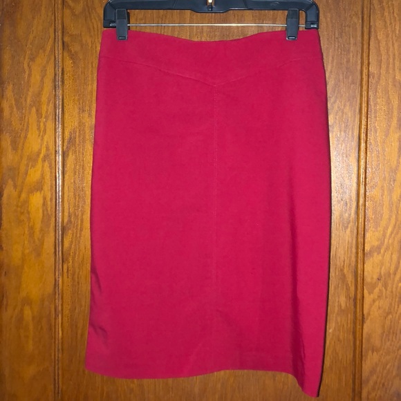 Wildlife Sportswear Women’s Red Pencil Skirt - Picture 1 of 8
